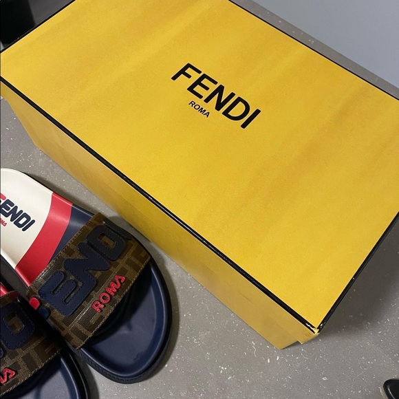 FENDI MENS SLIDES - Picture 5 of 6